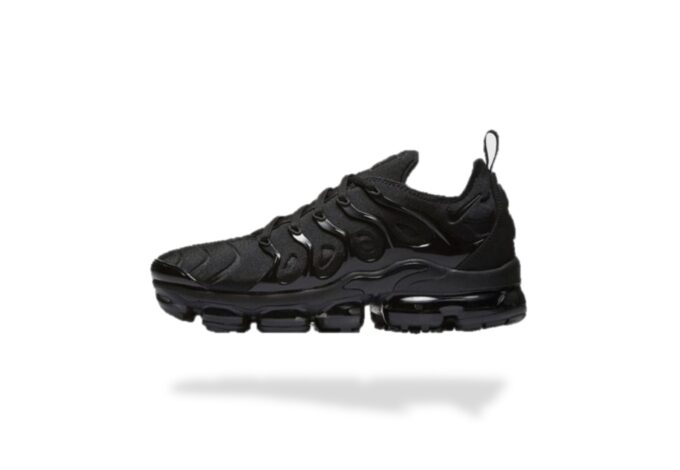 AIR VAPORMAX PLUS TRIPLE BLACK
