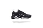 AIR MAX PLUS TN OVERBRANDING BLACK