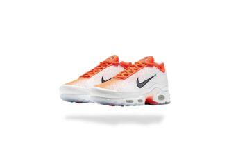 AIR MAX PLUS TN SE HYPER CRIMSON WHITE PAINT