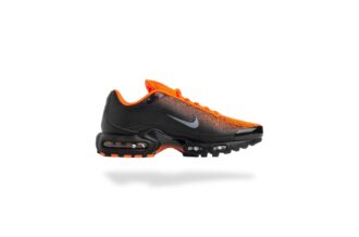 AIR MAX PLUS TN SE HYPER CRIMSON  SPRAY PAINT 