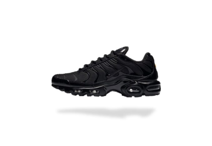 AIR MAX PLUS TN REQUIN TRIPLE  BLACK