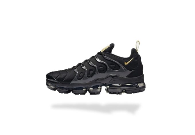 AIR VAPORMAX PLUS BLACK METALLIC GOLD