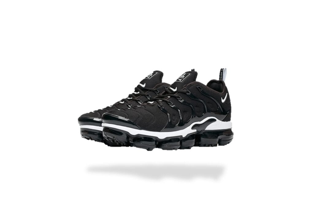 vapormax plus overbranding black