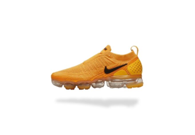AIR VAPORMAX MOC 2 UNIVERSITY GOLD