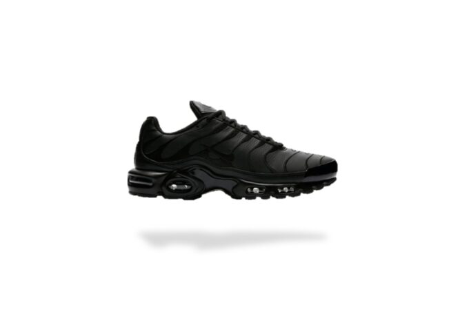 NIKE AIR MAX PLUS TN TRIPLE BLACK LEATHER
