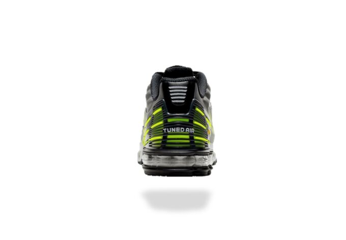 NIKE AIR MAX PLUS TN 3 GREY VOLT NEON