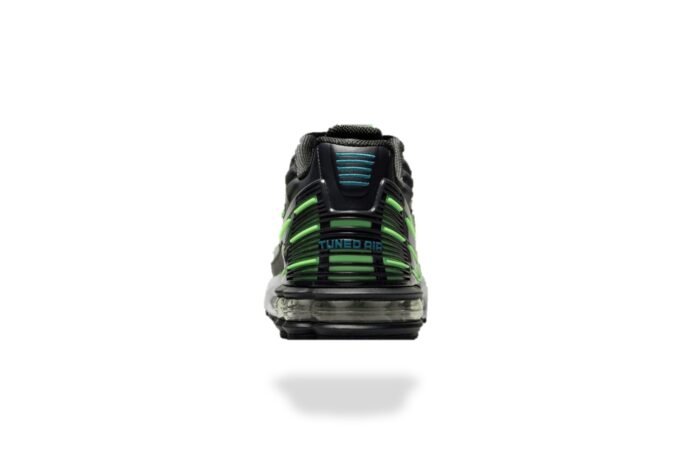 NIKE AIR MAX PLUS TN 3 GHOST GREEN AQUA