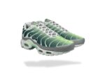 NIKE AIR MAX PLUS TN AURORA GREEN