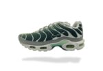 NIKE AIR MAX PLUS TN AURORA GREEN