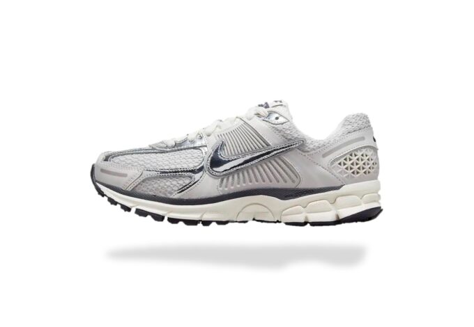 NIKE ZOOM VOMERO 5 PHOTON DUST