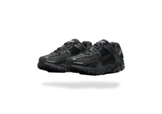 NIKE ZOOM VOMERO 5 TRIPLE BLACK