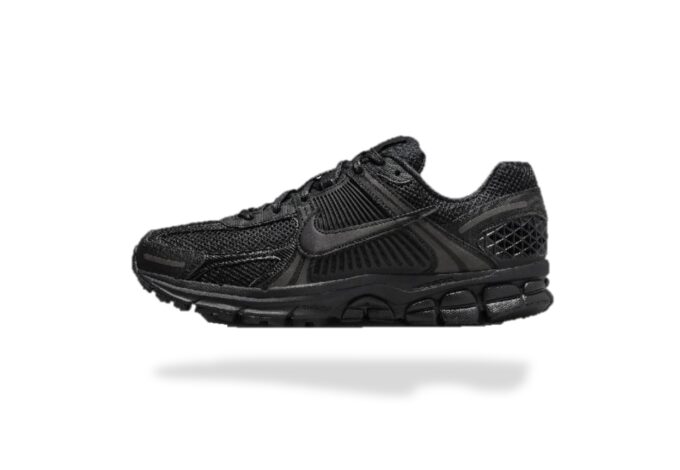 NIKE ZOOM VOMERO 5 TRIPLE BLACK