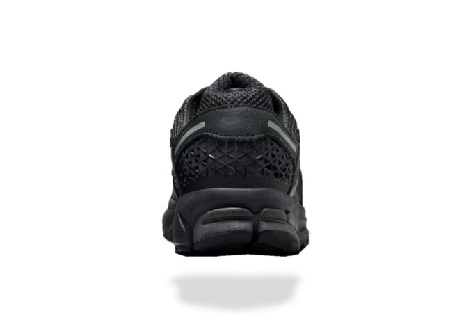 NIKE ZOOM VOMERO 5 TRIPLE BLACK