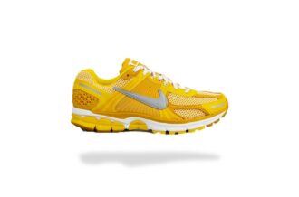 NIKE ZOOM VOMERO 5 VARSITY MAIZE - YELLOW OCHRE