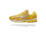 NIKE ZOOM VOMERO 5 VARSITY MAIZE - YELLOW OCHRE