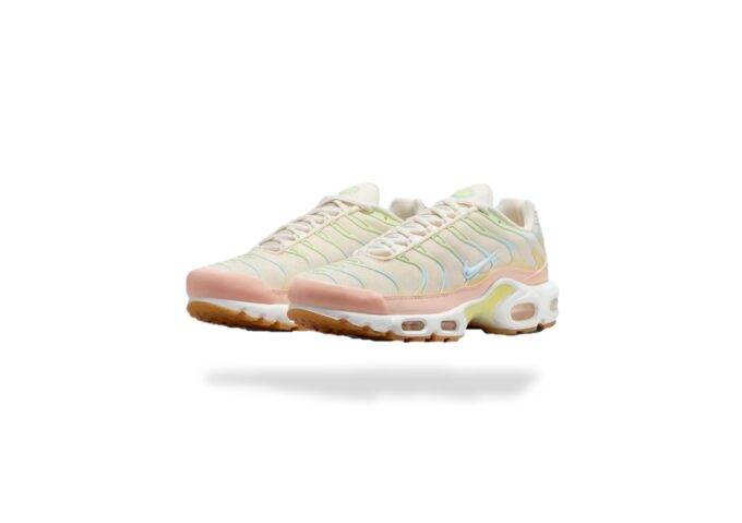 NIKE AIR MAX PLUS TN CRIMSON TINT 