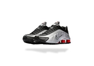 NIKE SHOX R4 BLACK METALLIC SILVER RED