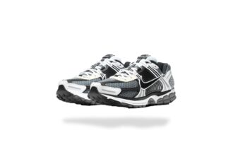 NIKE ZOOM VOMERO 5 BLACK METALLIC SILVER