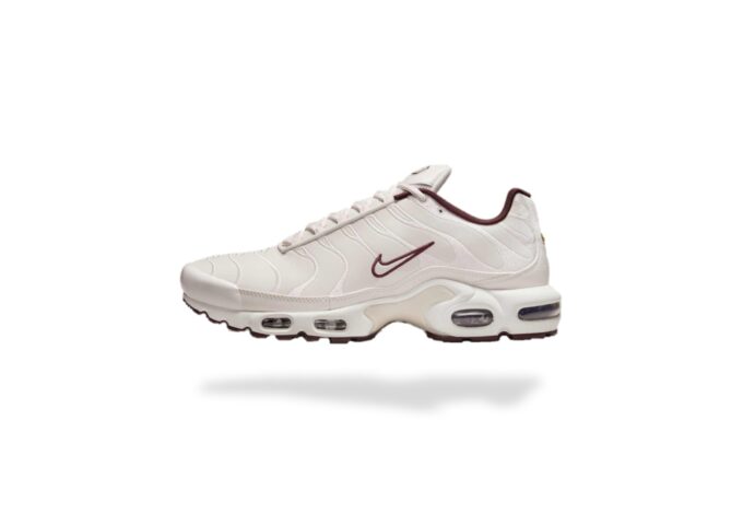 NIKE AIR MAX PLUS TN BURGUNDY CRUSH LIGHT BONE