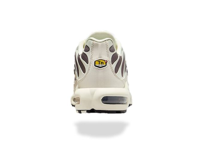 NIKE AIR MAX PLUS TN LIGHT OREWOOD BROWN