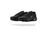 NIKE AIR MAX PLUS TN BLACK GREEN STRIKE