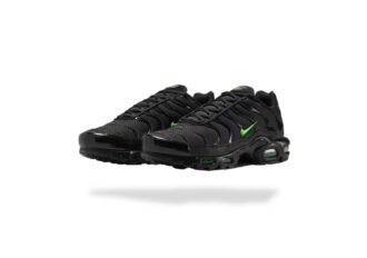NIKE AIR MAX PLUS TN BLACK GREEN STRIKE