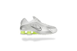 NIKE SHOX R4 WHITE SILVER VOLT
