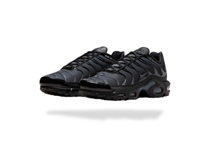 NIKE AIR MAX PLUS TN BLACK DARK GREY SILVER