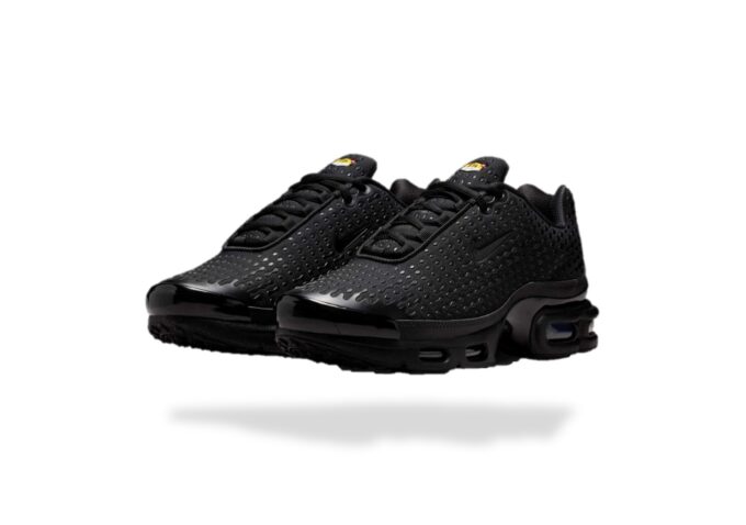 NIKE AIR MAX PLUS TN VII BLACK