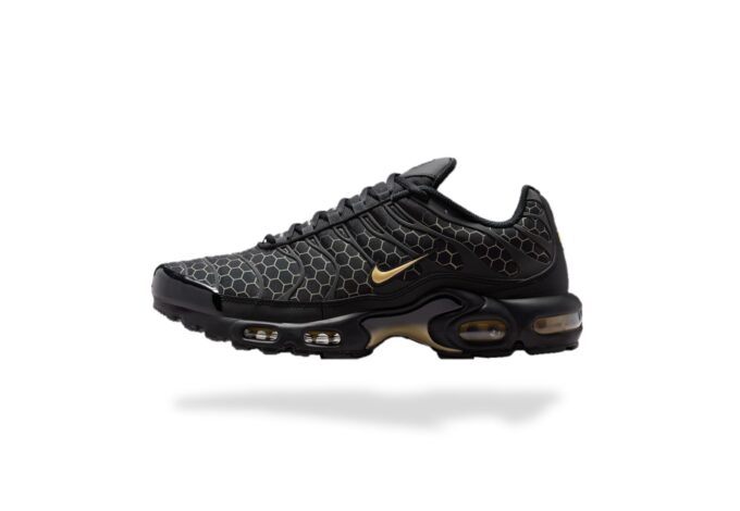 NIKE AIR MAX PLUS TN MANCHESTER BLACK HONEY