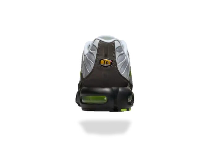 NIKE AIR MAX PLUS TN NEON