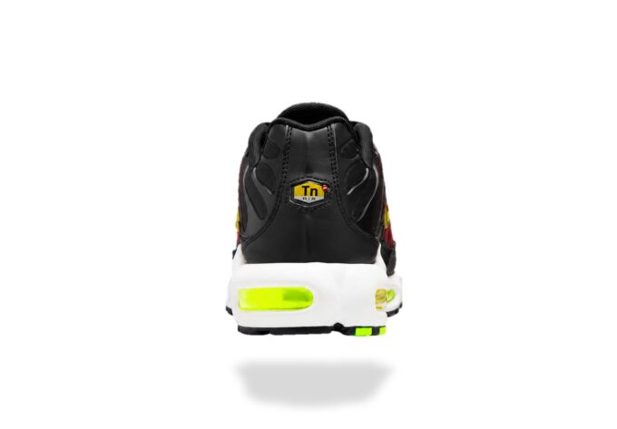 NIKE AIR MAX PLUS TN LIGHT CRIMSON BLACK VOLT